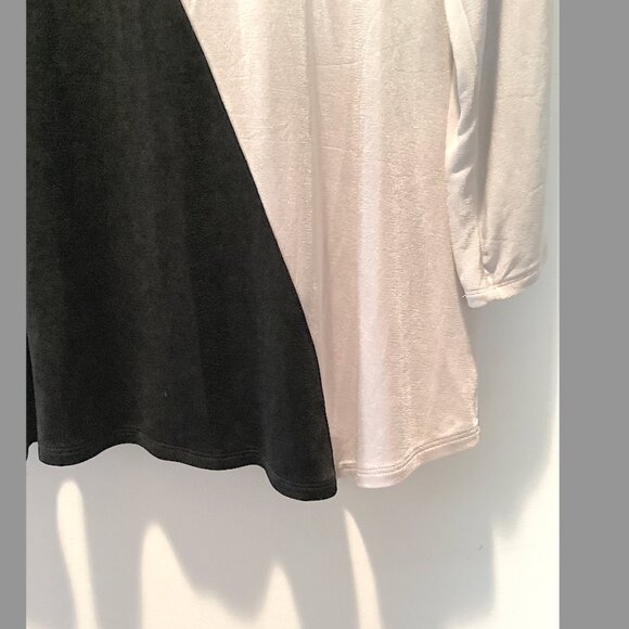 Chicos - Classic Travelers Black and Ecru Colorblock Assymetric top Size 1 1/2 - Picture 4 of 9